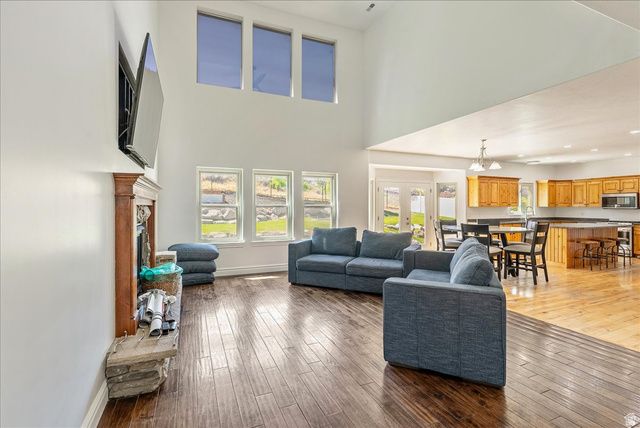 1079 STONE FLY DR, Bluffdale, UT 84065