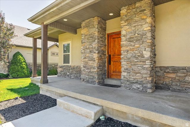 1079 STONE FLY DR, Bluffdale, UT 84065
