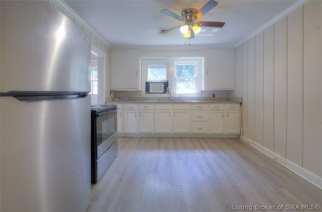 1444 Plank Road, Jeffersonville, IN 47130