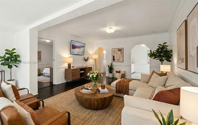 2410 Jackson St, Hollywood, FL 33020