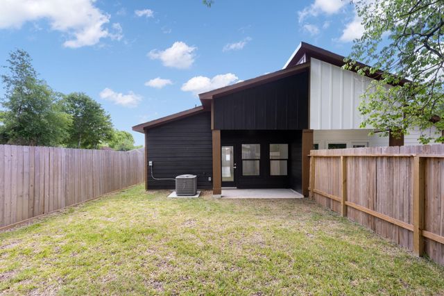 8109 Hamlet Street B, Houston, TX 77078