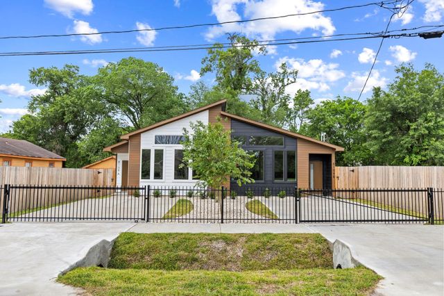 8109 Hamlet Street B, Houston, TX 77078