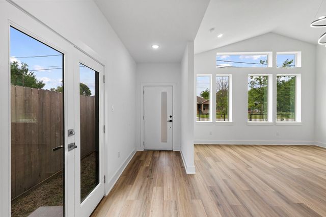 8109 Hamlet Street B, Houston, TX 77078