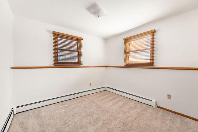 2807 Edgewood Drive N, Fargo, ND 58102