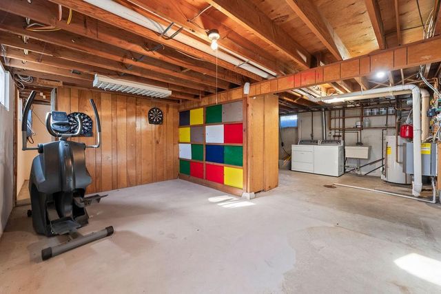 2807 Edgewood Drive N, Fargo, ND 58102