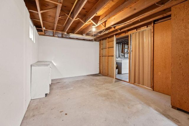 2807 Edgewood Drive N, Fargo, ND 58102