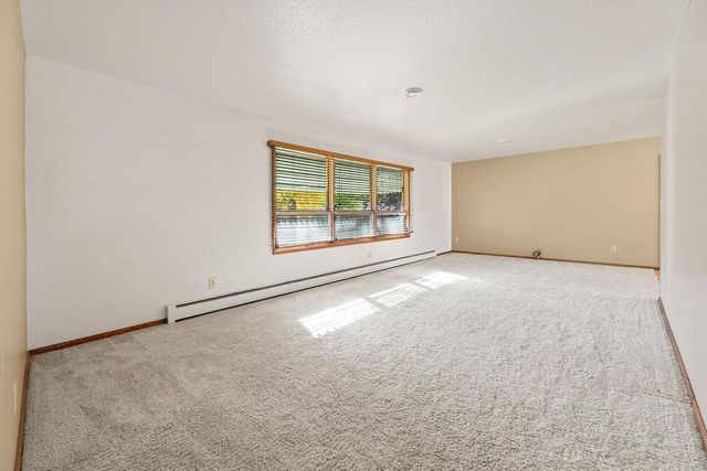 2807 Edgewood Drive N, Fargo, ND 58102