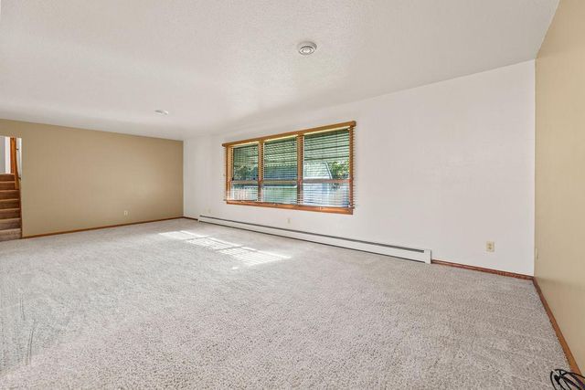 2807 Edgewood Drive N, Fargo, ND 58102