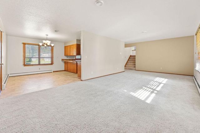 2807 Edgewood Drive N, Fargo, ND 58102