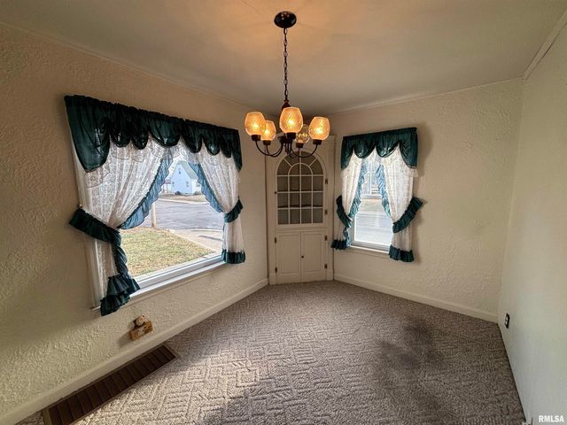 801 Haner Avenue, Taylorville, IL 62568