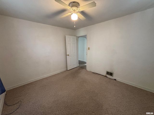 801 Haner Avenue, Taylorville, IL 62568