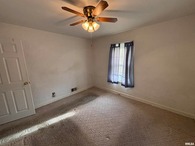 801 Haner Avenue, Taylorville, IL 62568