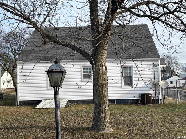 801 Haner Avenue, Taylorville, IL 62568