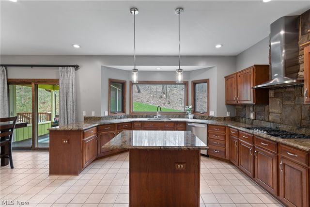 8220 Wilhite Drive, Wadsworth, OH 44281