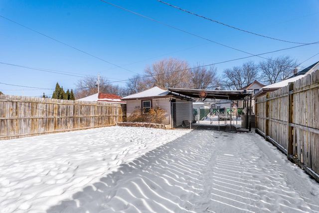 2068 S 32nd STREET, Milwaukee, WI 53215