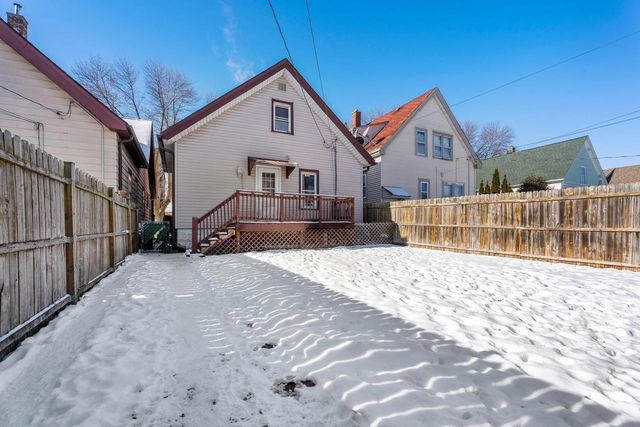 2068 S 32nd STREET, Milwaukee, WI 53215