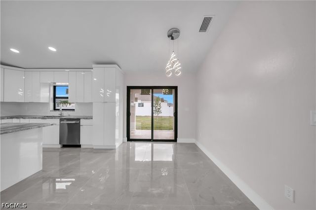 526 Kismet PKWY W, Cape Coral, FL 33993