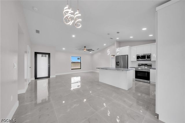 526 Kismet PKWY W, Cape Coral, FL 33993