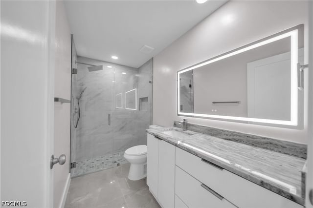 526 Kismet PKWY W, Cape Coral, FL 33993