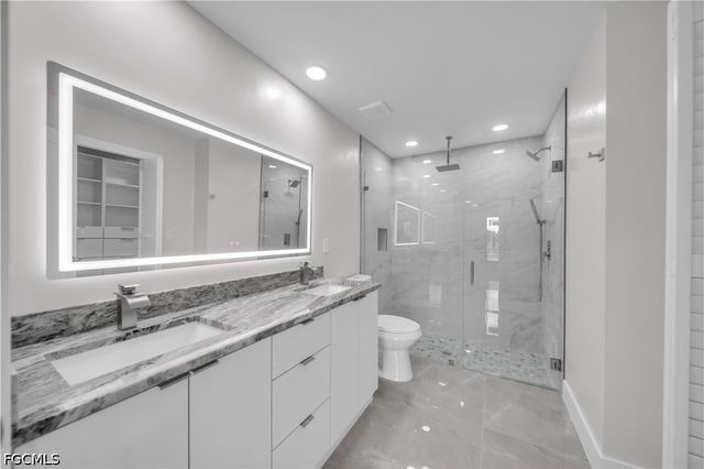 526 Kismet PKWY W, Cape Coral, FL 33993