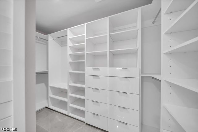 526 Kismet PKWY W, Cape Coral, FL 33993