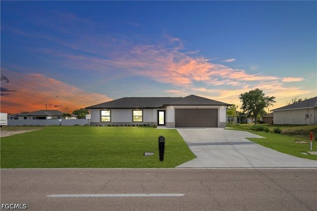 526 Kismet PKWY W, Cape Coral, FL 33993