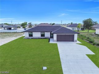 526 Kismet PKWY W, Cape Coral, FL 33993