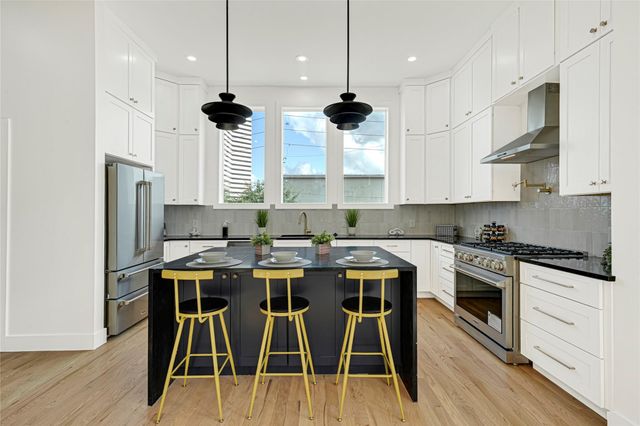 5619 Val Verde Street B, Houston, TX 77057