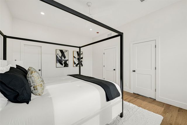 5619 Val Verde Street B, Houston, TX 77057