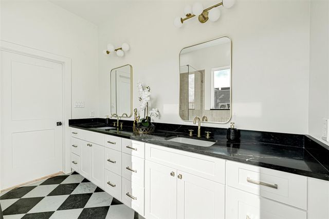 5619 Val Verde Street B, Houston, TX 77057