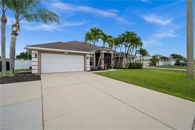 3917 Agualinda BLVD, Cape Coral, FL 33914