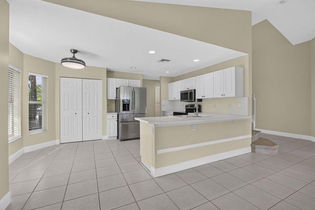2146 COUNTRY GOLF Drive, Wellington, FL 33414