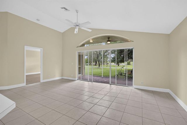 2146 COUNTRY GOLF Drive, Wellington, FL 33414