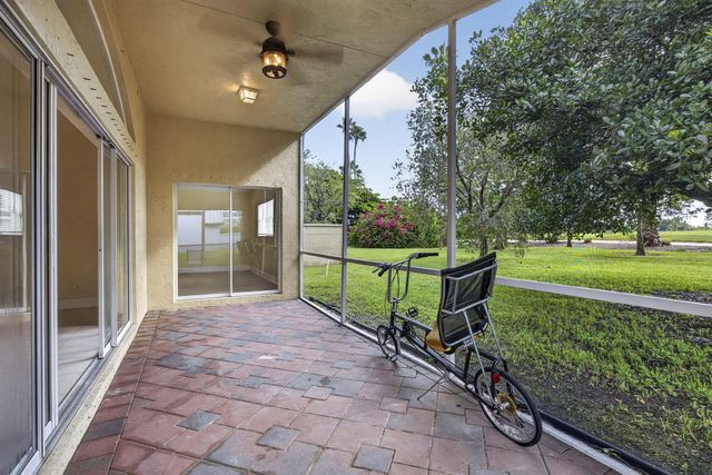 2146 COUNTRY GOLF Drive, Wellington, FL 33414
