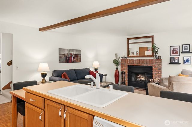 16880 NE 42nd Court, Redmond, WA 98052