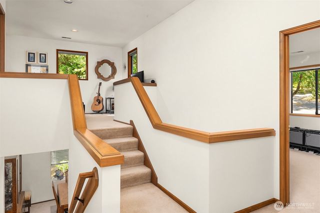 16880 NE 42nd Court, Redmond, WA 98052