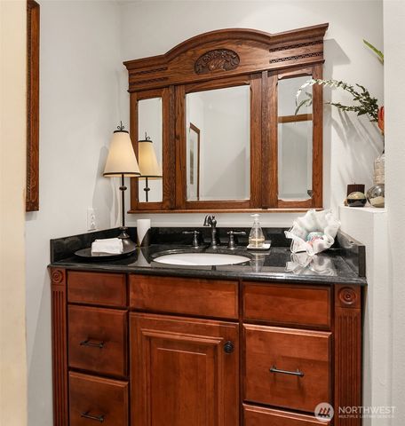 16880 NE 42nd Court, Redmond, WA 98052