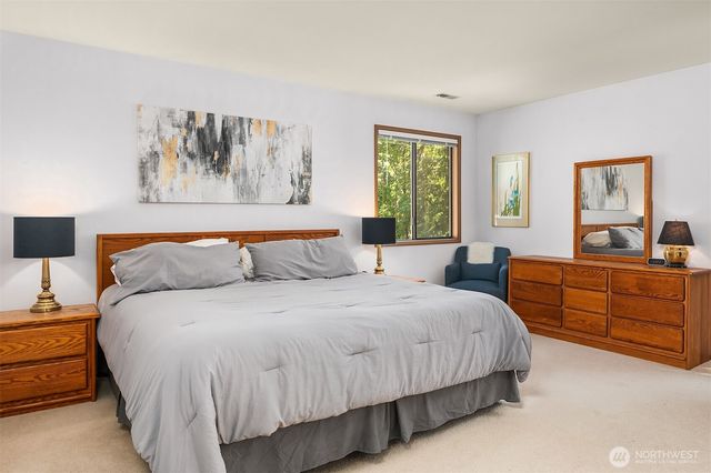 16880 NE 42nd Court, Redmond, WA 98052