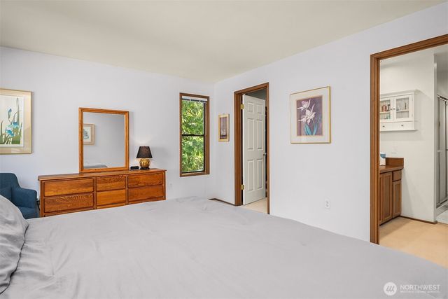 16880 NE 42nd Court, Redmond, WA 98052