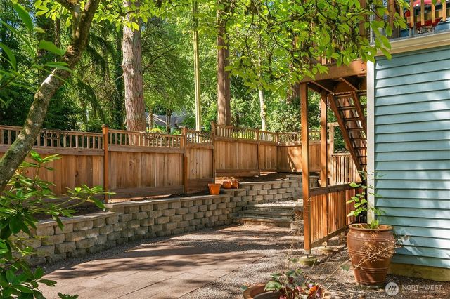 16880 NE 42nd Court, Redmond, WA 98052