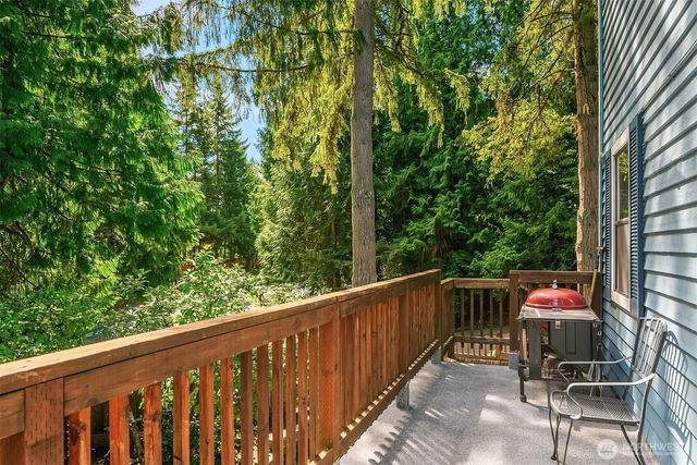 16880 NE 42nd Court, Redmond, WA 98052