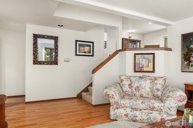 16880 NE 42nd Court, Redmond, WA 98052