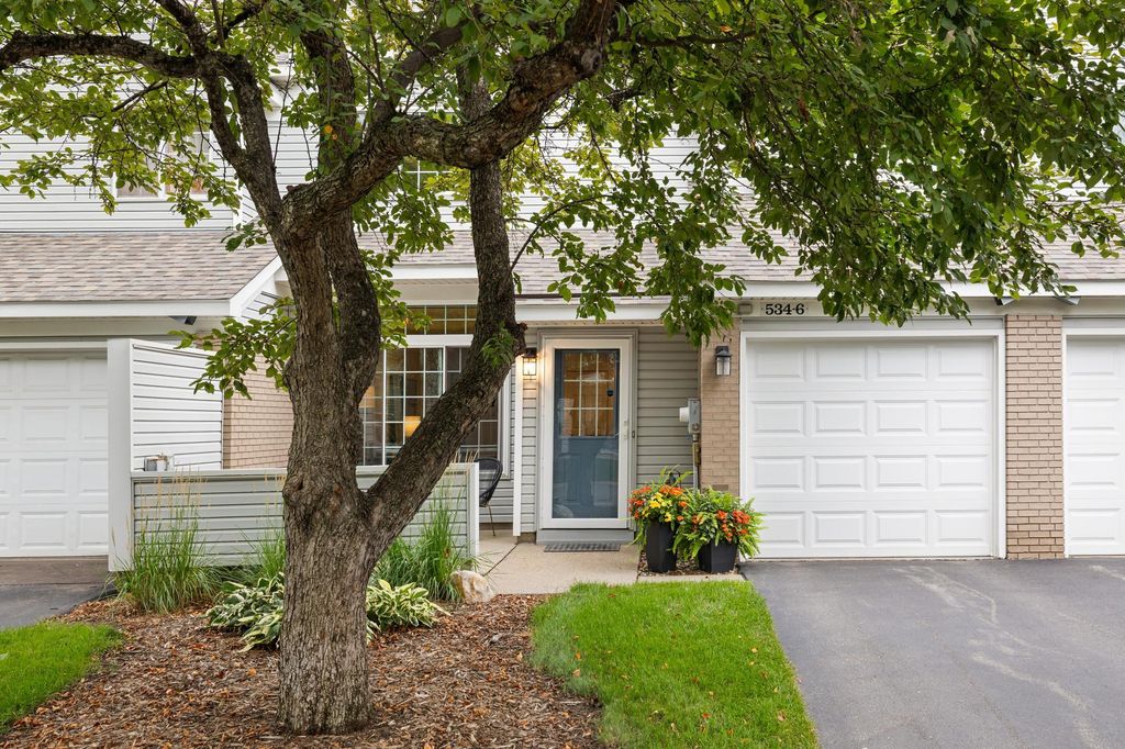 534 Lovell Avenue 6, Roseville, MN 55113 — photo 2