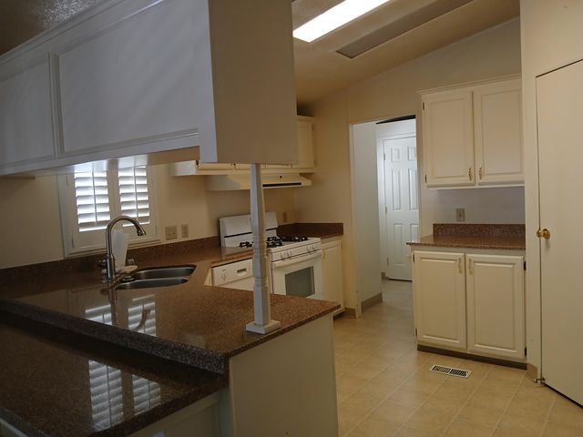 2459 N Oaks Street 127, Tulare, CA 93274