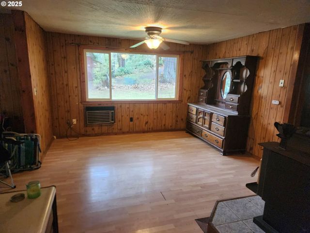 8974 Spirit Lake Hwy, Toutle, WA 98649