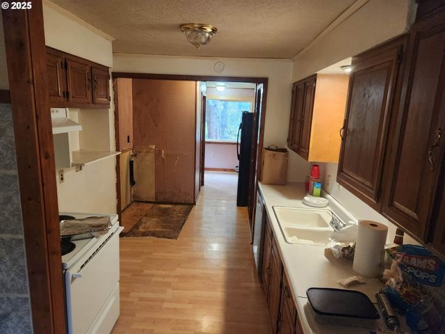 8974 Spirit Lake Hwy, Toutle, WA 98649