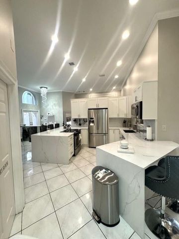 6972 NW 19th Street, Margate, FL 33063