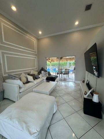 6972 NW 19th Street, Margate, FL 33063