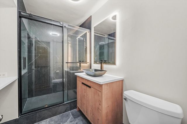 406 Lageschulte Street, Barrington, IL 60010