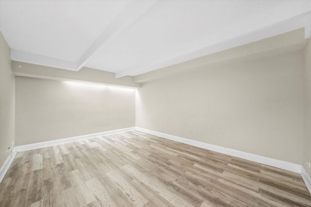 406 Lageschulte Street, Barrington, IL 60010